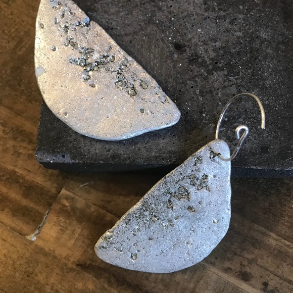 Matana organic formed silver Pyrite Druzy earrings - Picture 6 of 6